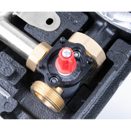 Grupa pompowa AFRISO PrimoTherm K 180-2 DN 25 WP 3-WM-SM GZ x GW 1 1/2'' x 1'', z zaworem mieszającym, z izolacją, z pompą obiegową Wilo Para SC 25/6, z siłownikiem arm 343 proclick