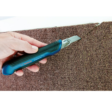 Nóż z łamanym ostrzem 18mm